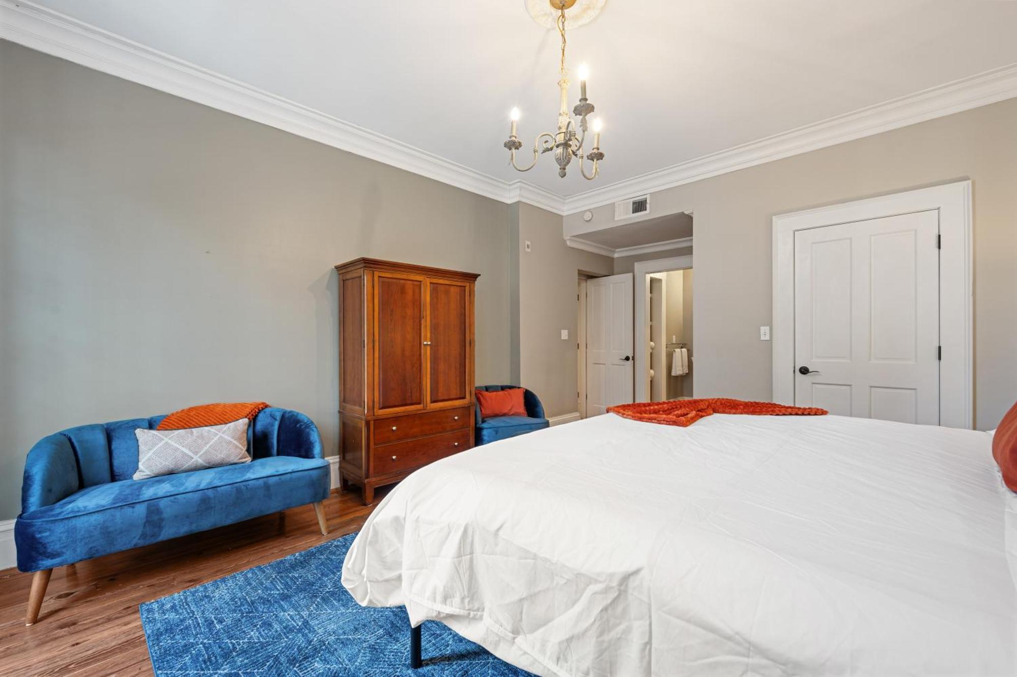 Walk To Bars Shopping River Street!-3 * Savannah